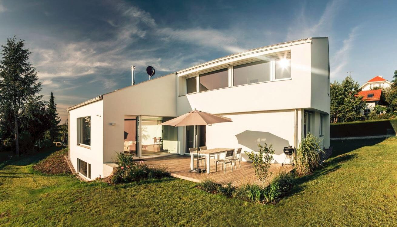 Modern designtes Einfamilienhaus am Ammersee mit ansprechender Terrasse