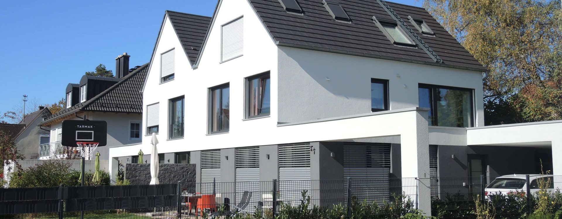 Seitenansicht eines Doppelhaus